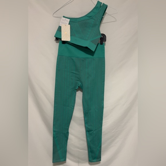 Fabletics Teal MEDIUM Leggings and SMALL Top Set - Picture 5 of 13